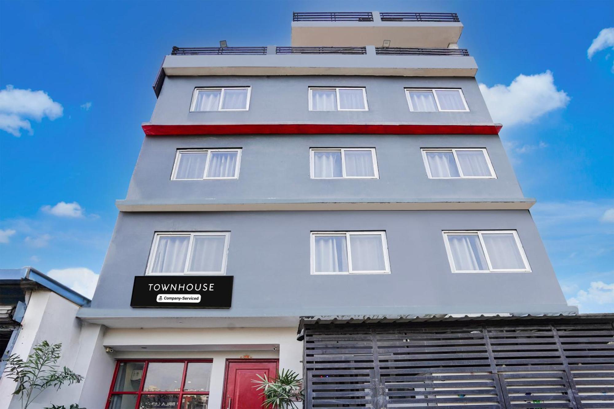 Super Townhouse Gomti Nagar Sector 6 Near Ekana Stadium ลัคเนา ภายนอก รูปภาพ