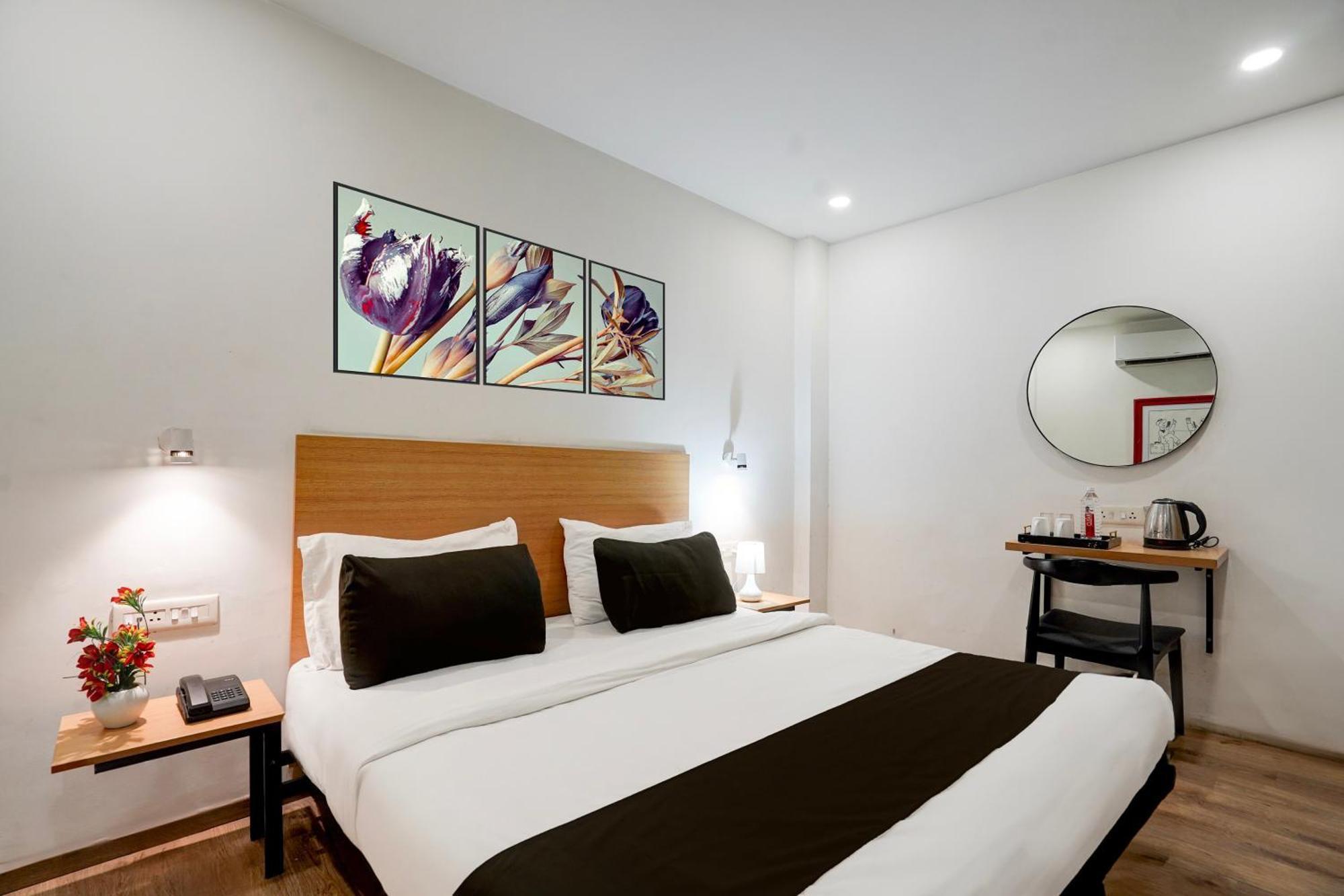 Super Townhouse Gomti Nagar Sector 6 Near Ekana Stadium ลัคเนา ภายนอก รูปภาพ