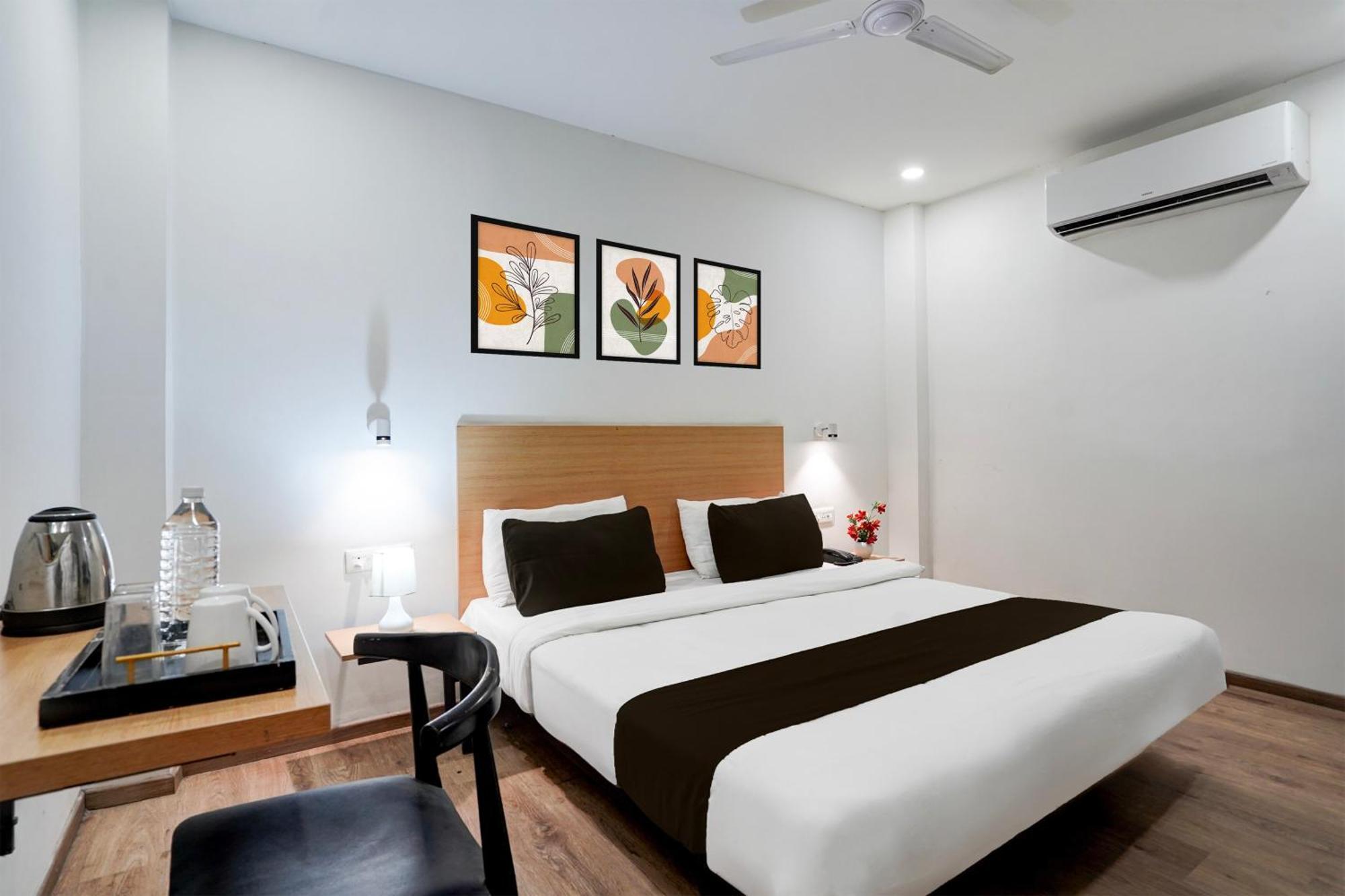 Super Townhouse Gomti Nagar Sector 6 Near Ekana Stadium ลัคเนา ภายนอก รูปภาพ