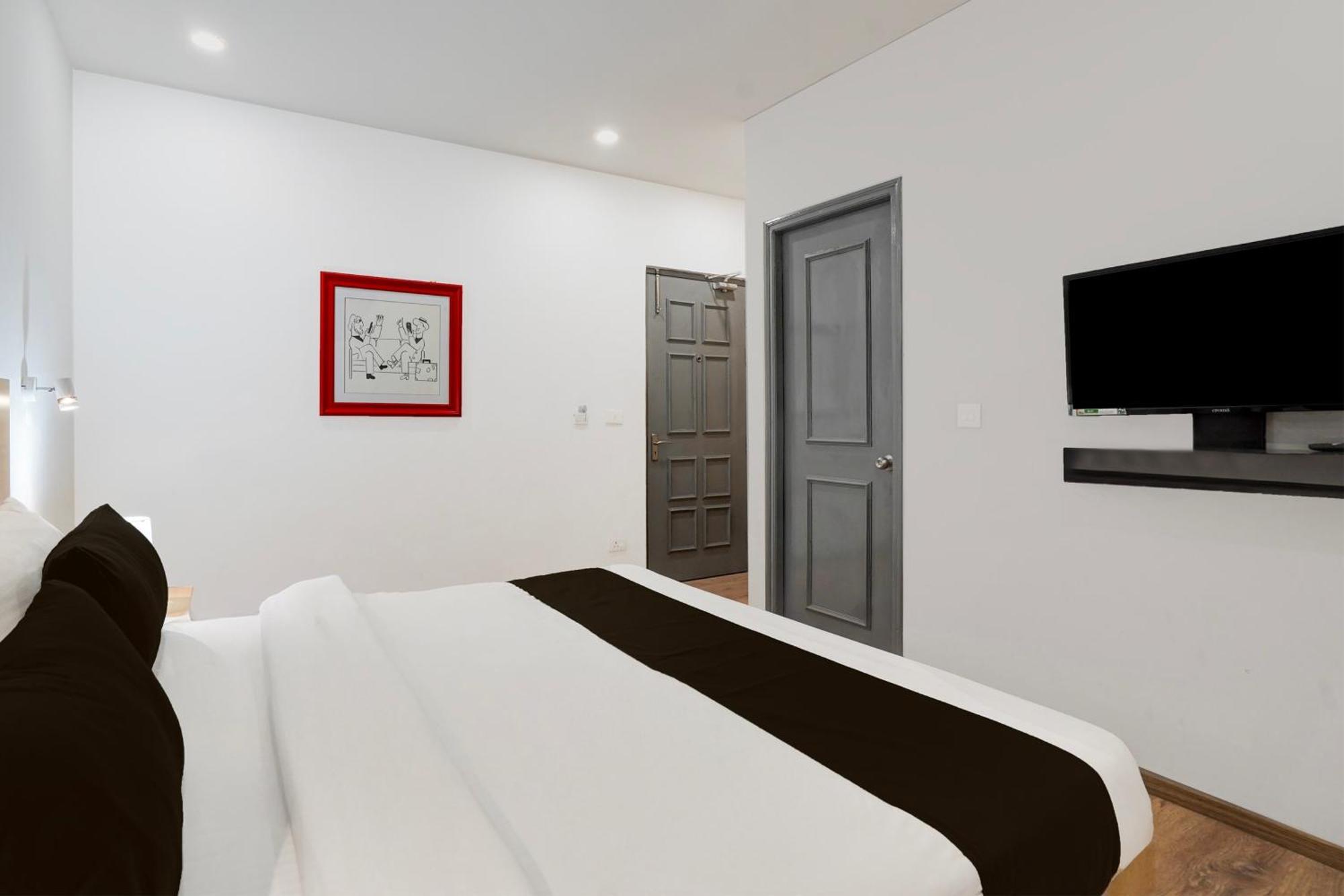 Super Townhouse Gomti Nagar Sector 6 Near Ekana Stadium ลัคเนา ภายนอก รูปภาพ