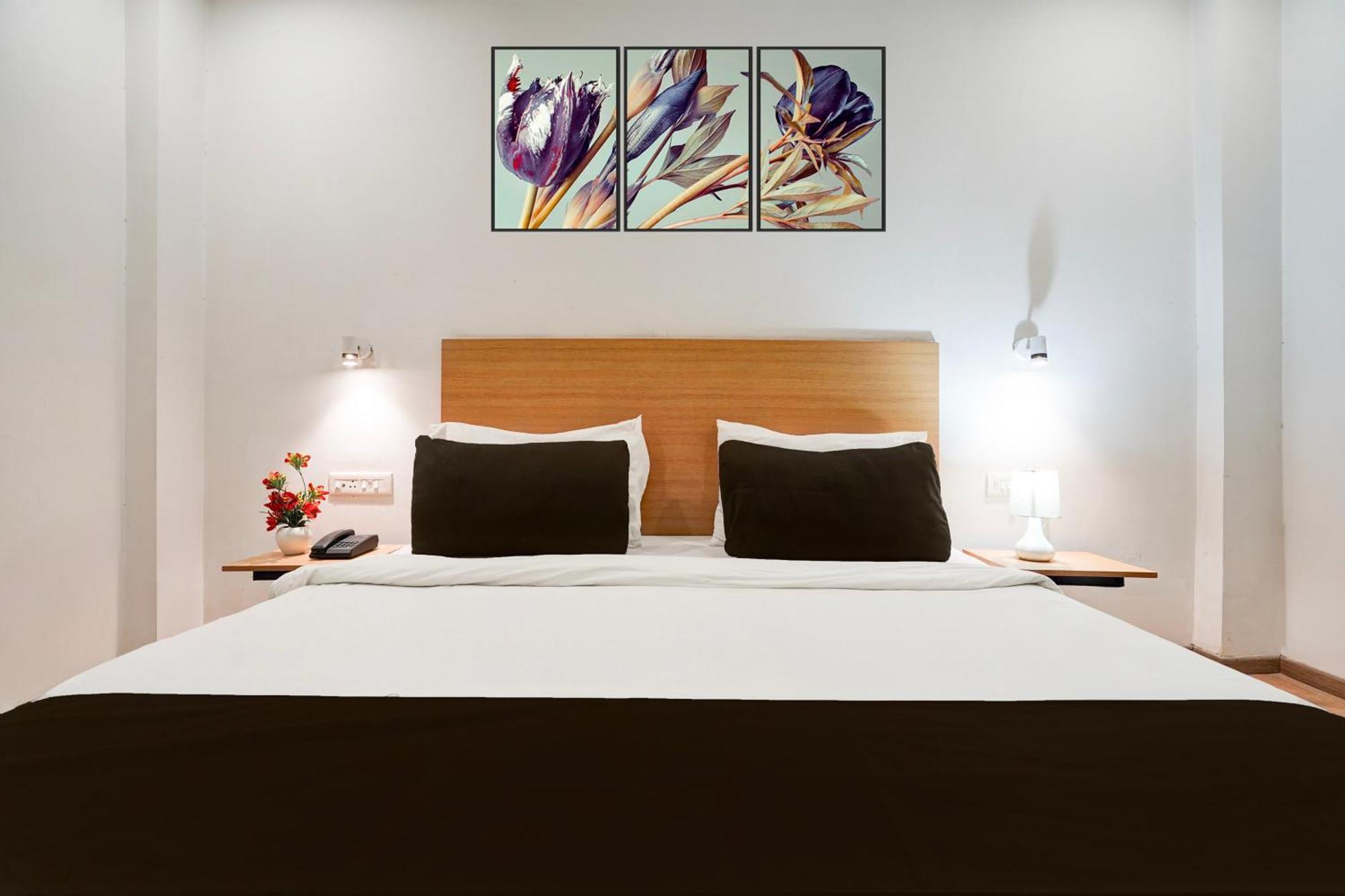 Super Townhouse Gomti Nagar Sector 6 Near Ekana Stadium ลัคเนา ภายนอก รูปภาพ