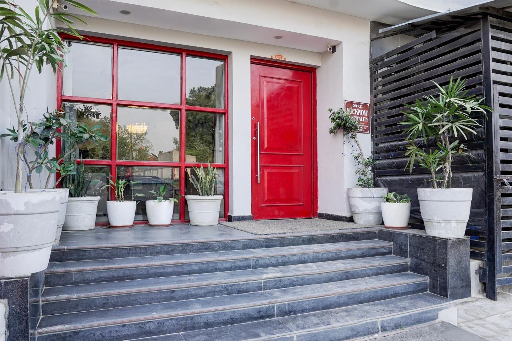 Super Townhouse Gomti Nagar Sector 6 Near Ekana Stadium ลัคเนา ภายนอก รูปภาพ