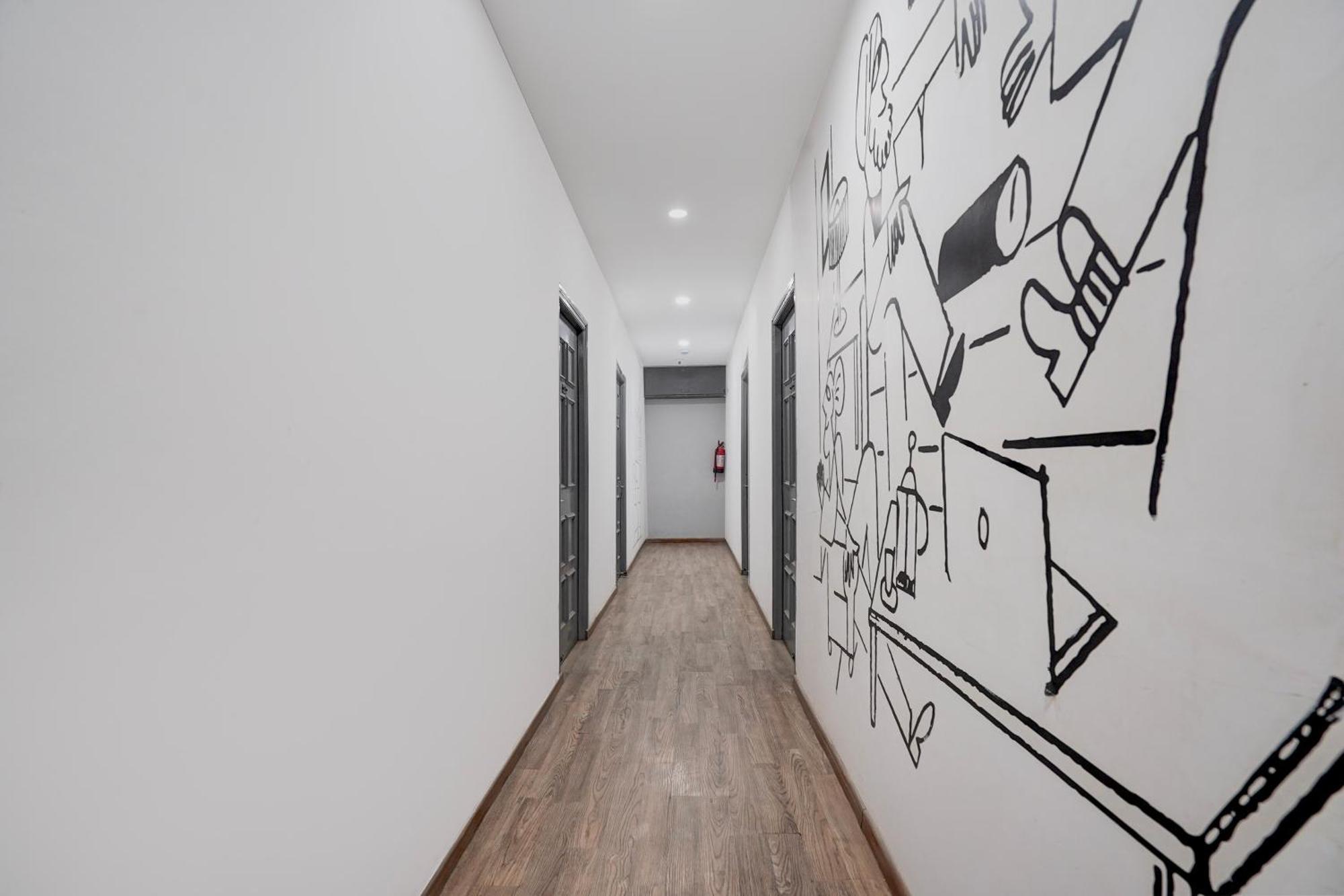 Super Townhouse Gomti Nagar Sector 6 Near Ekana Stadium ลัคเนา ภายนอก รูปภาพ